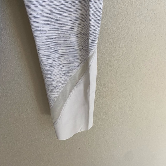 Lululemon Wunder Under Crop II *Scallop 23" Silver - Picture 9 of 9